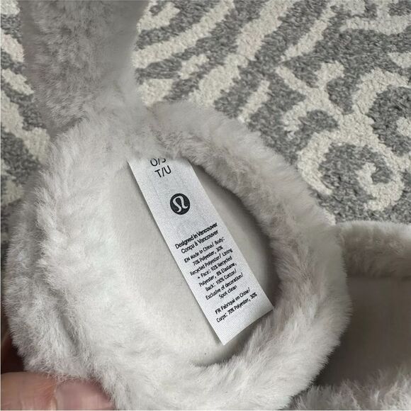 NWT Lululemon Plush Fleece Earmuffs - Bone White - NEW - Picture 3 of 7